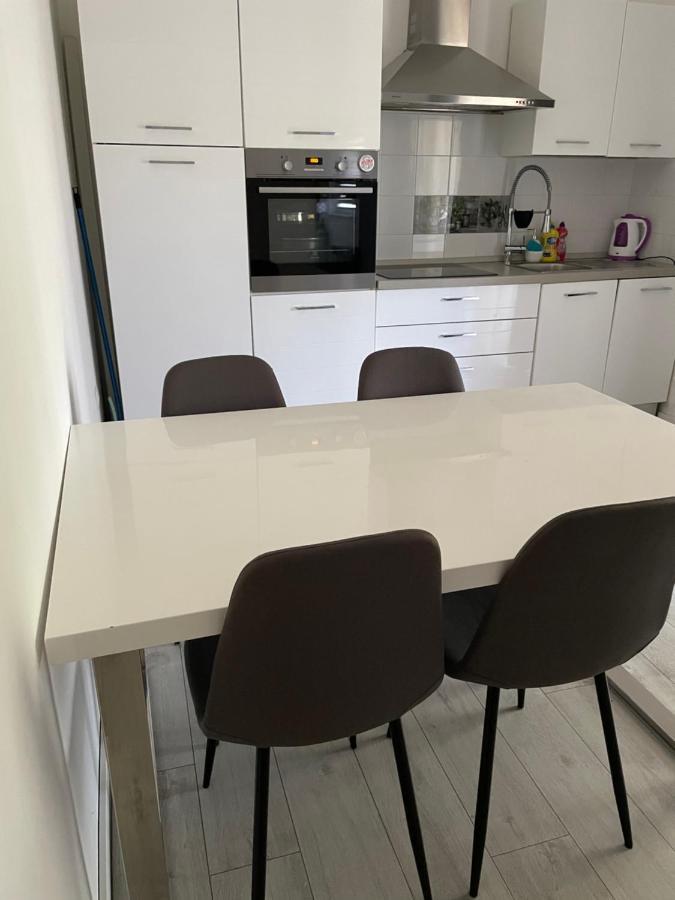 リエカDrenova Apartmanアパートメント エクステリア 写真