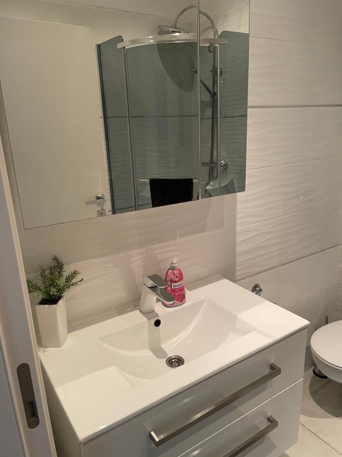 リエカDrenova Apartmanアパートメント エクステリア 写真