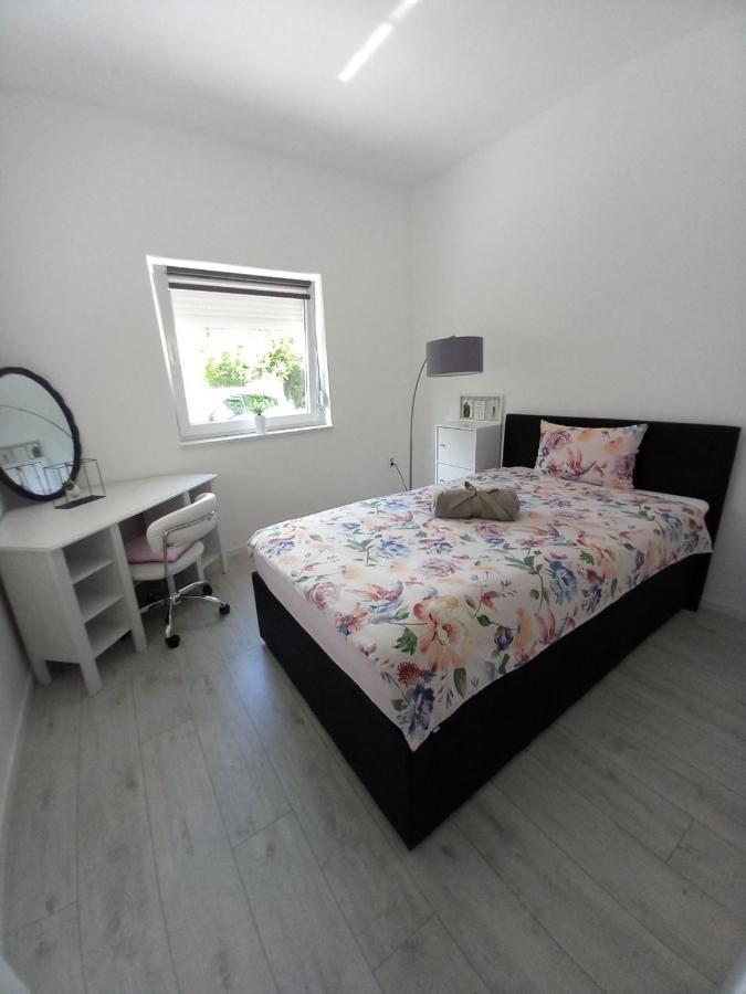 リエカDrenova Apartmanアパートメント エクステリア 写真